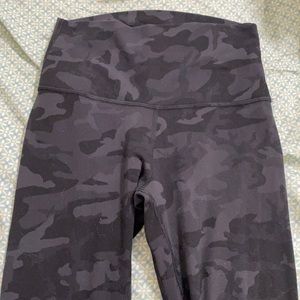 Discontinued lululemon camo align pants 25”